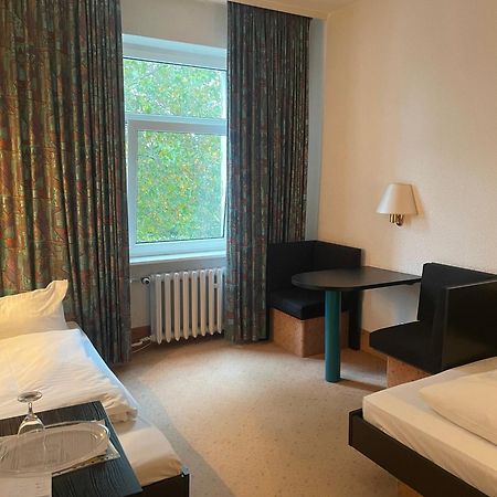 Hotel Bitterfelder Hof Екстер'єр фото