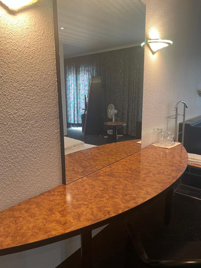 Hotel Bitterfelder Hof Екстер'єр фото