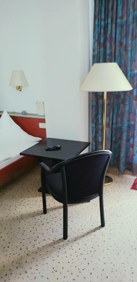 Hotel Bitterfelder Hof Екстер'єр фото